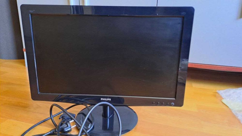Монитор Philips 196V3LAB5 18.5", Wide, Full HD, DVI, Говорители