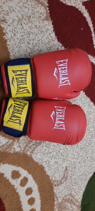Боксерские перчатки