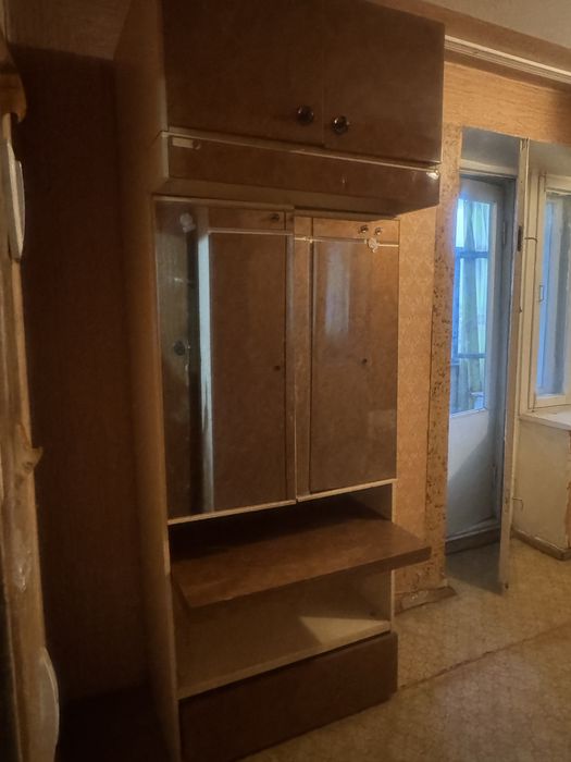 Спальный гарнитур отдам бесплатно.