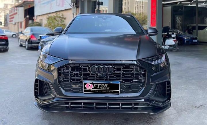 Обвесы/сполер/детейлинг для Audi Q8 RSQ8