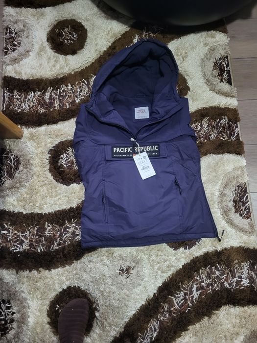 Vând Geaca Pull & Bear