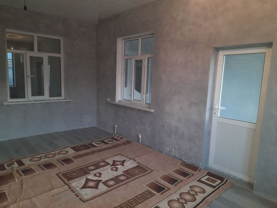 Бектемир туманида Фуд сити бозорга яқин жойда хонадон ижарага берилади