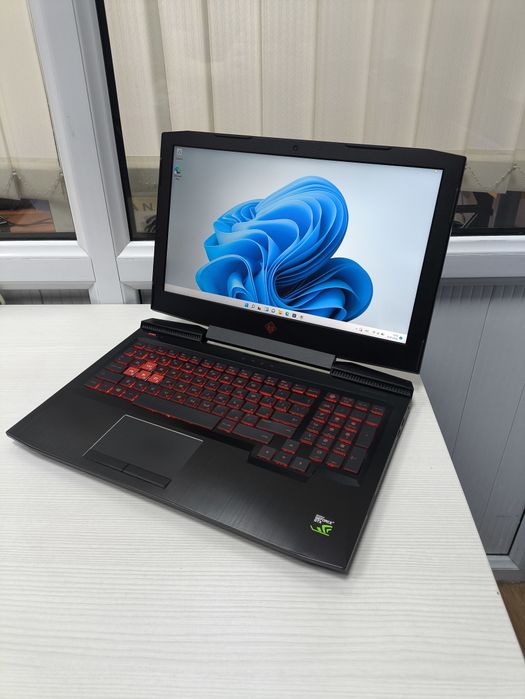 Игровой ноутбук Hp Omen Core i7-7th SSD 480gb Ram 12gb быстрый