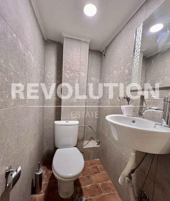 Дава се под наем Къща в Варна, Център - 200 кв.м за 1000 € - Снимка #9