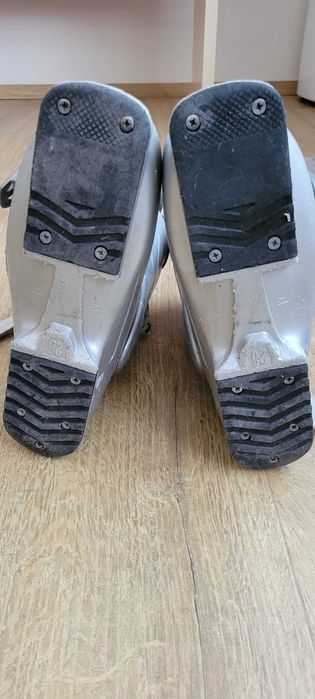 Продавам ски обувки Salomon 26