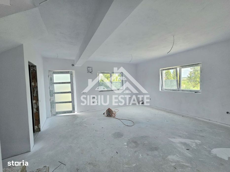 Casa 5 camere dormitor la parter