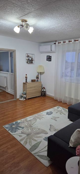 Apartament cu 3 camere