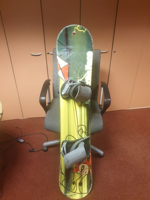 Snowboard 143cm cu legaturi