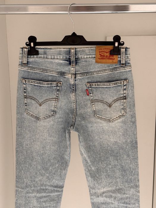 Класически дънки Levi’s 510 Skinny – размер 14А (юношески)