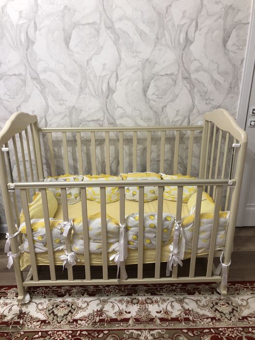 Продаю детскую кроватку