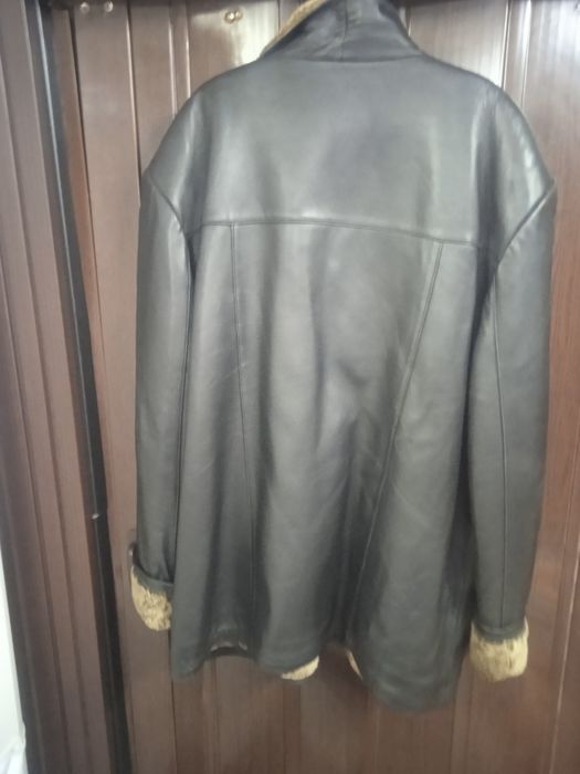 Продам кожаную куртку состояние нормальное