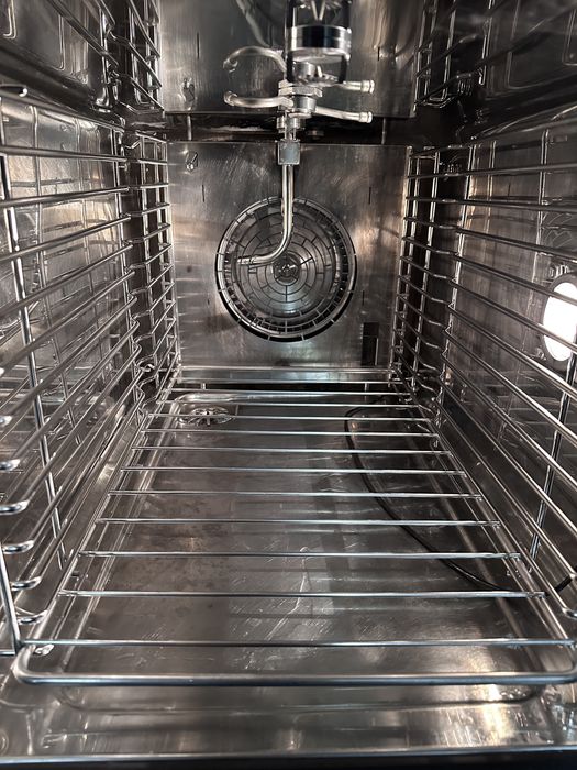 Vând cuptor profesional cu 6 tavi, convecție Convotherm Mini 6.10, compact