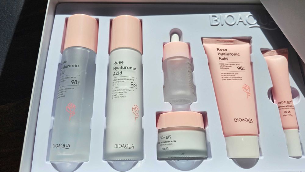 набор для ухода лица  глауриновой кислотой