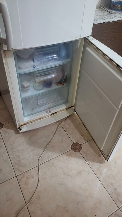 Двухкамерный холодильник Electrolux