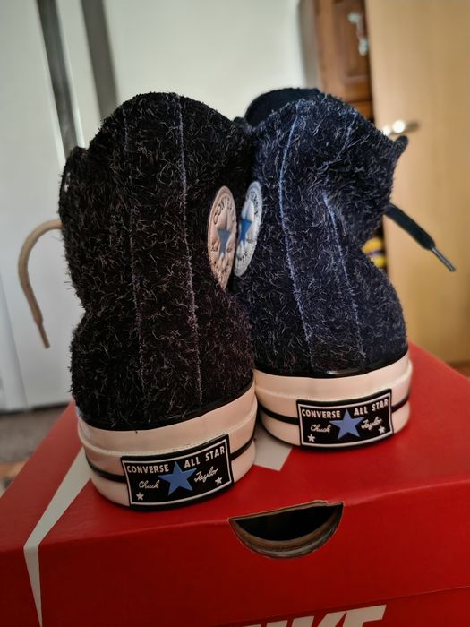 Vând tenesi convers noi