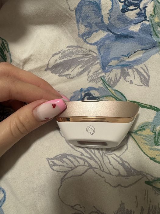 Фотоепилатор Philips Lumea