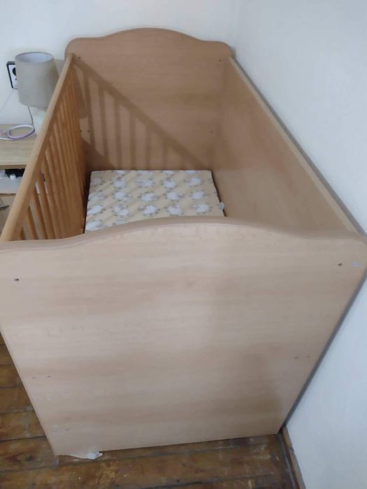 Дървена детска кошара