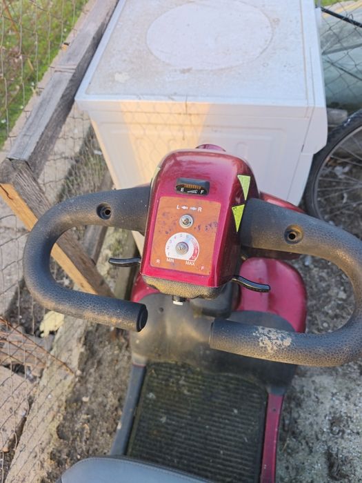 Scuter bătrâni electric