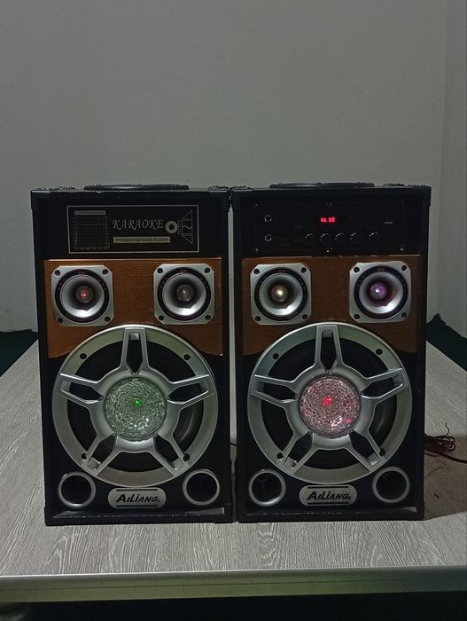 Калонкаси ризинавей зур свита музикаси бор