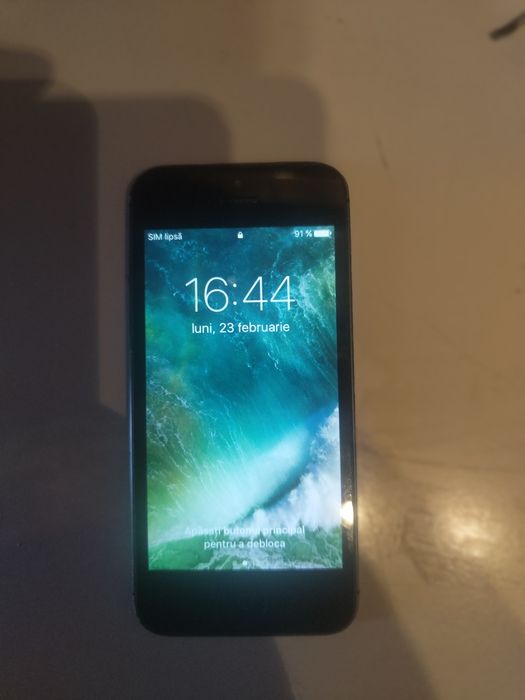 Vând iPhone 5  16 giga