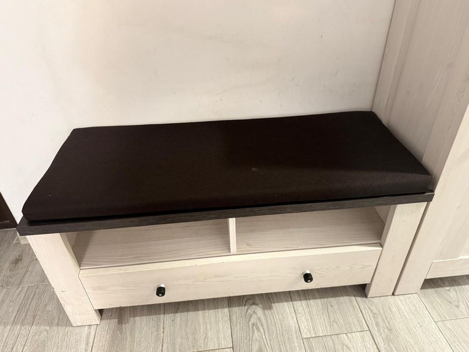 Mobilier hol  + cuier + oglinda