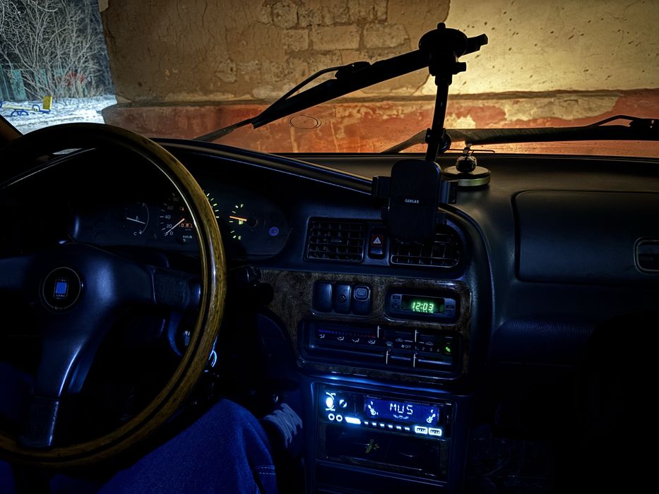 Продам Мазду 323