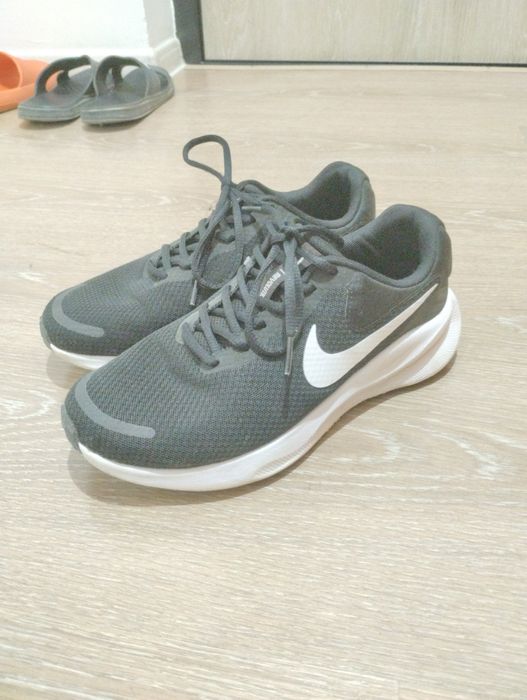 Nike revolution 7