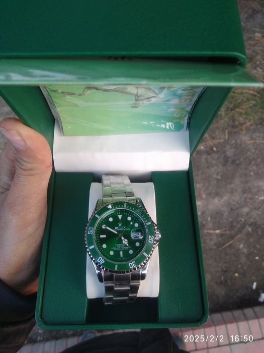 Rolex yangi ishlatilmagan soat sotiladi