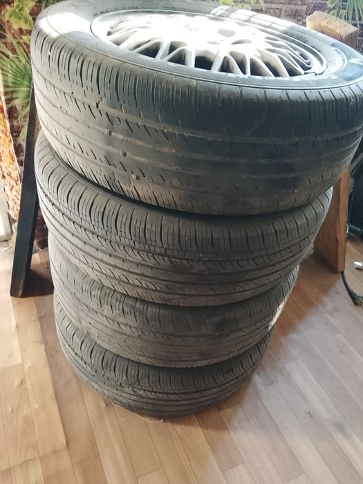 Продам шины комплект