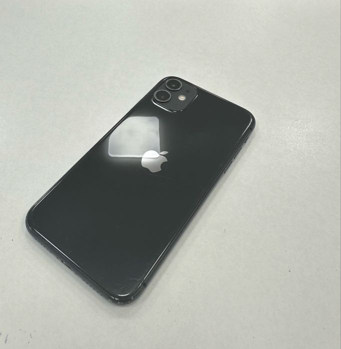 Iphone 11 // 64Gb // Черного Цвета // Есть Коробка.