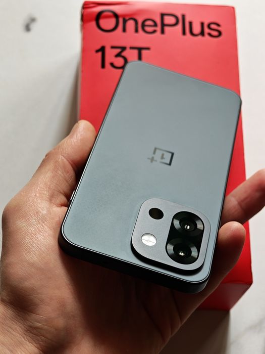 One Plus 13T 256 gb Ram 12+6 5G