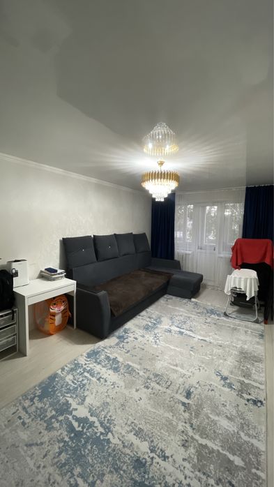 Продаю диван срочно