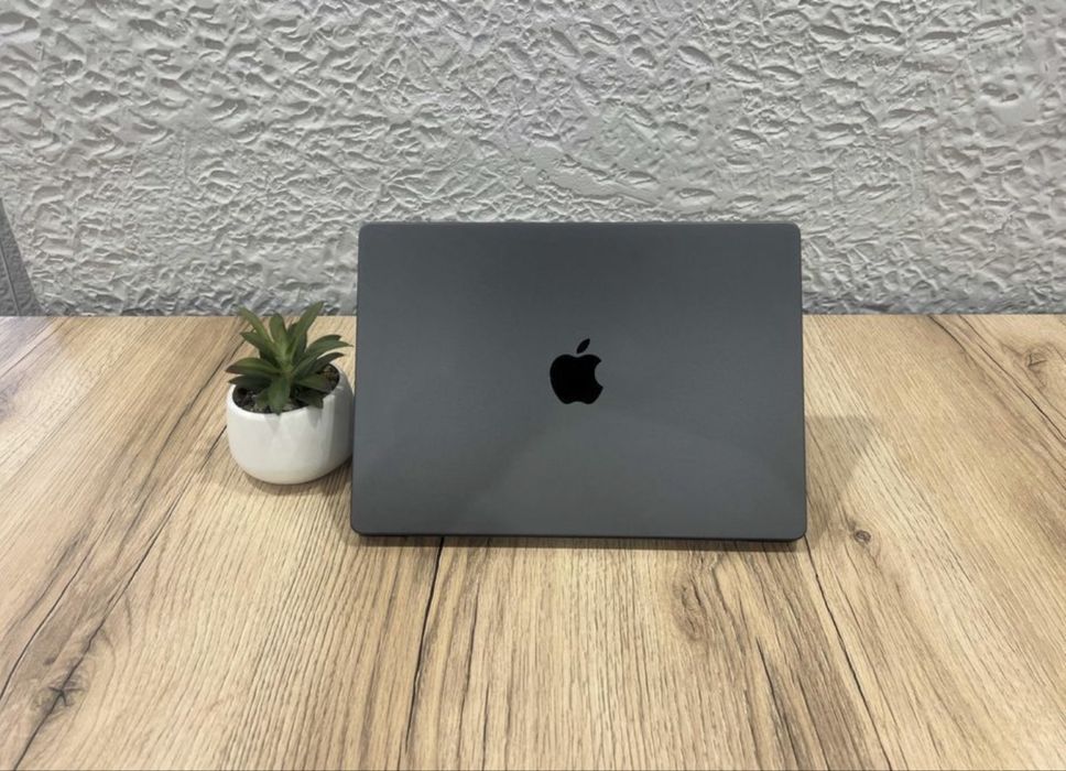 MacBook Pro 14 \ M3 Pro \ 18GB \ 512SSD