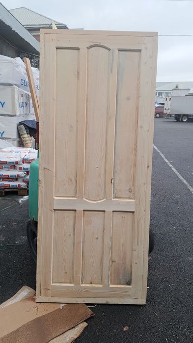 Деривяный  двери