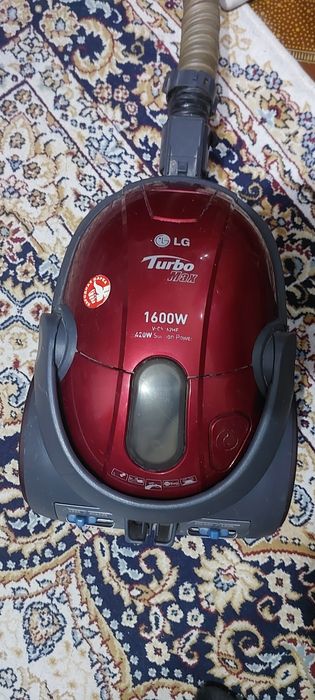 Пылесос LG  1,6 W  турбо