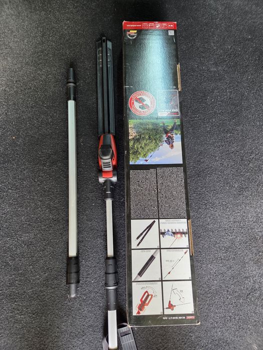 Trimmer telescopic pe acumulator