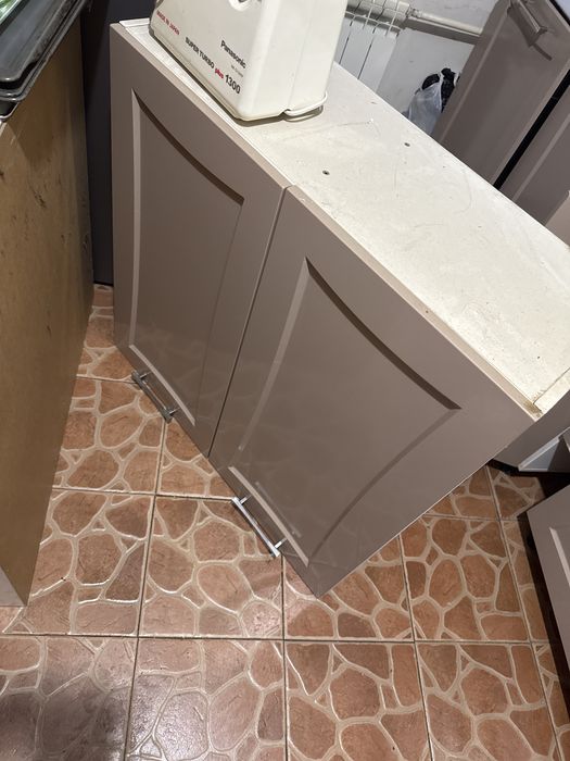 Навесные кухонные шкафы 6шт