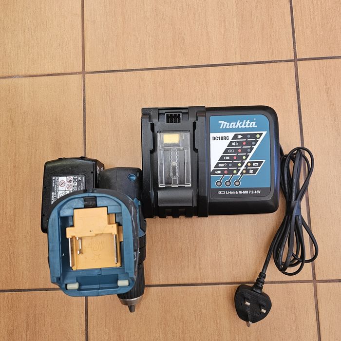 Mașină gaurit/însurubat professionala cu percutie Makita DHP 459