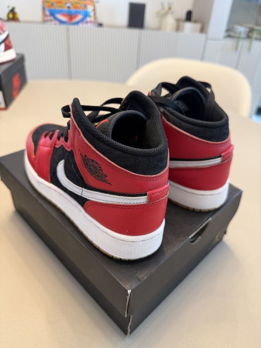 AIR JORDAN 1 mid black/fire red