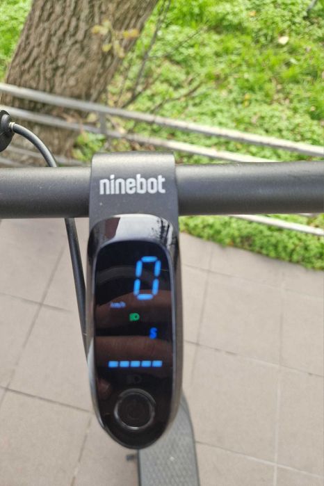 Trotineta electrica NINEBOT KickScooter F2 Pro, autonomie 55km cu incarcator original