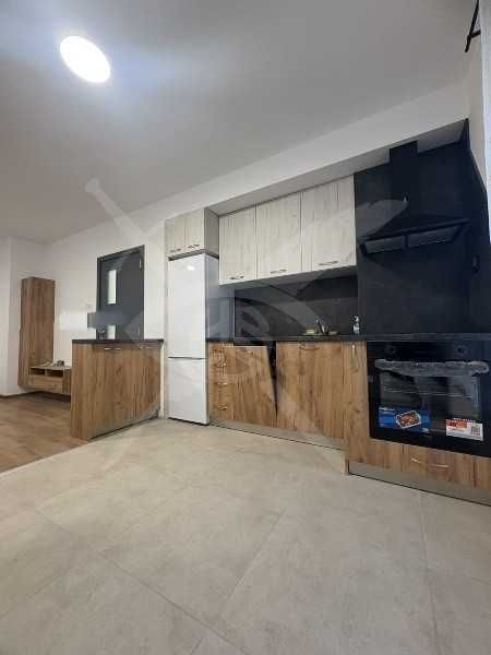 Дава се под наем Тристаен апартамент в Пловдив, Христо Смирненски - 100 кв.м за 548.25 € - Снимка #1