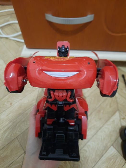 Машинка робот с управлением