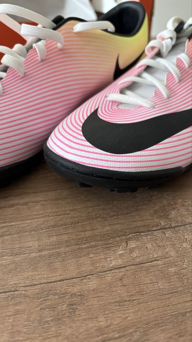 Футболни обувки Nike Mercurial – Turf