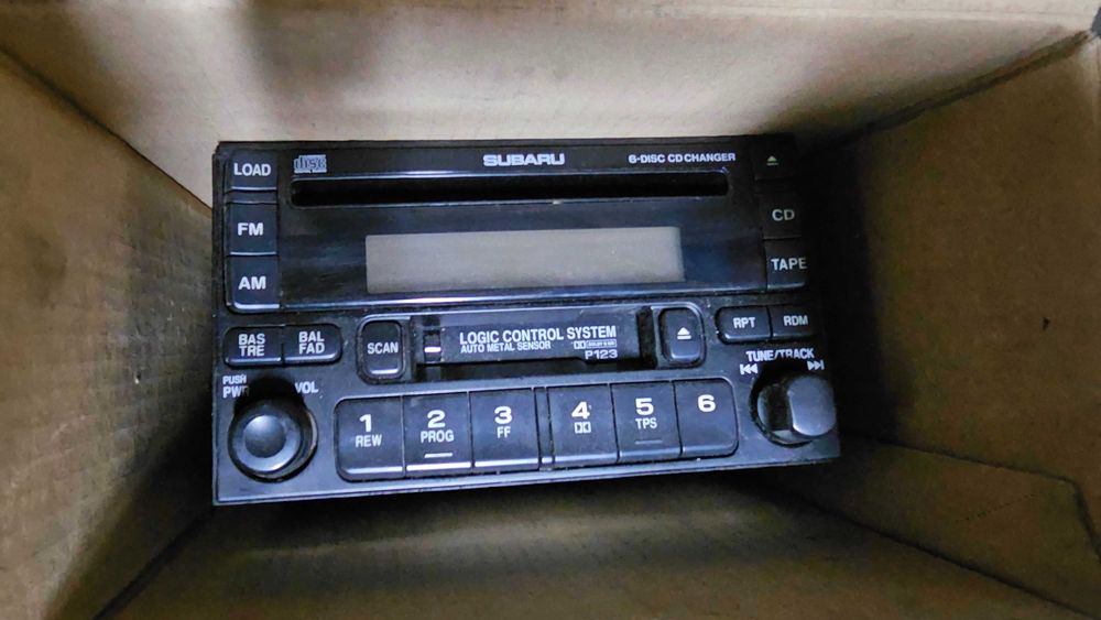 Магнитофон оригинал SUBARU Forester 2001г Lexus LX470