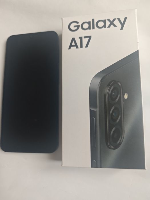 Продавам Samsung  A17