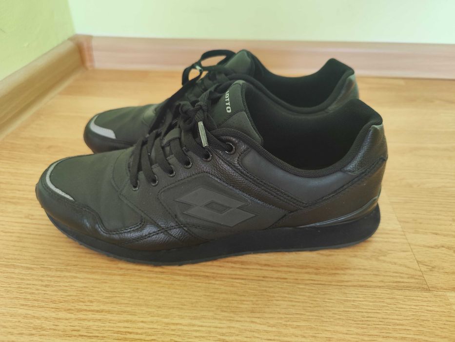 Спортни обувки от еко кожа