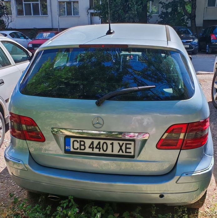 Mercedes- Benz B 180