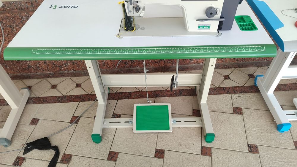 Продам швейную машинку