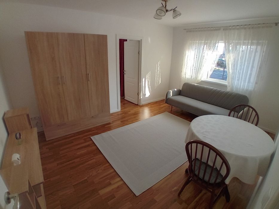 Inchiriez apartament cu doua camere semicentral, zona Nova Vita, Top Med