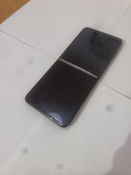 Vând Samsung galaxy z Filip 3 5g